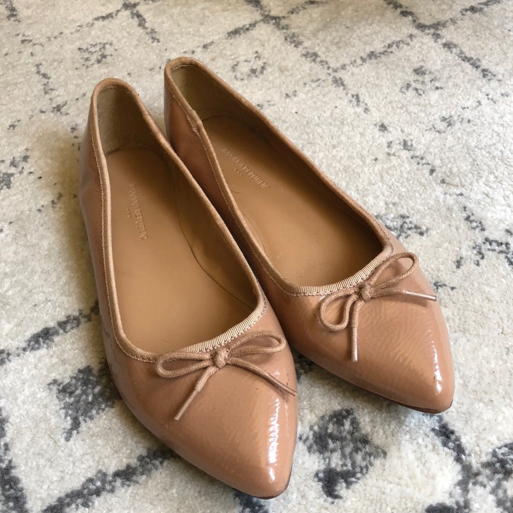 Banana Republic pointed toe patent nude flats 7